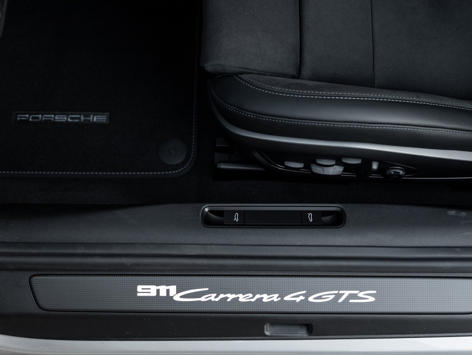 New 2026 Porsche 911 Carrera 4 GTS image 23