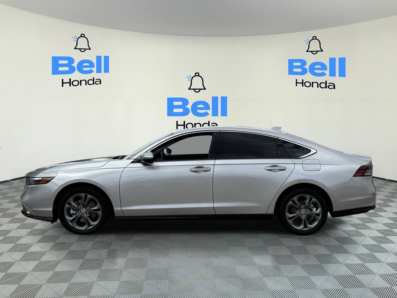 Certified 2025 Honda Accord EX-L image 2