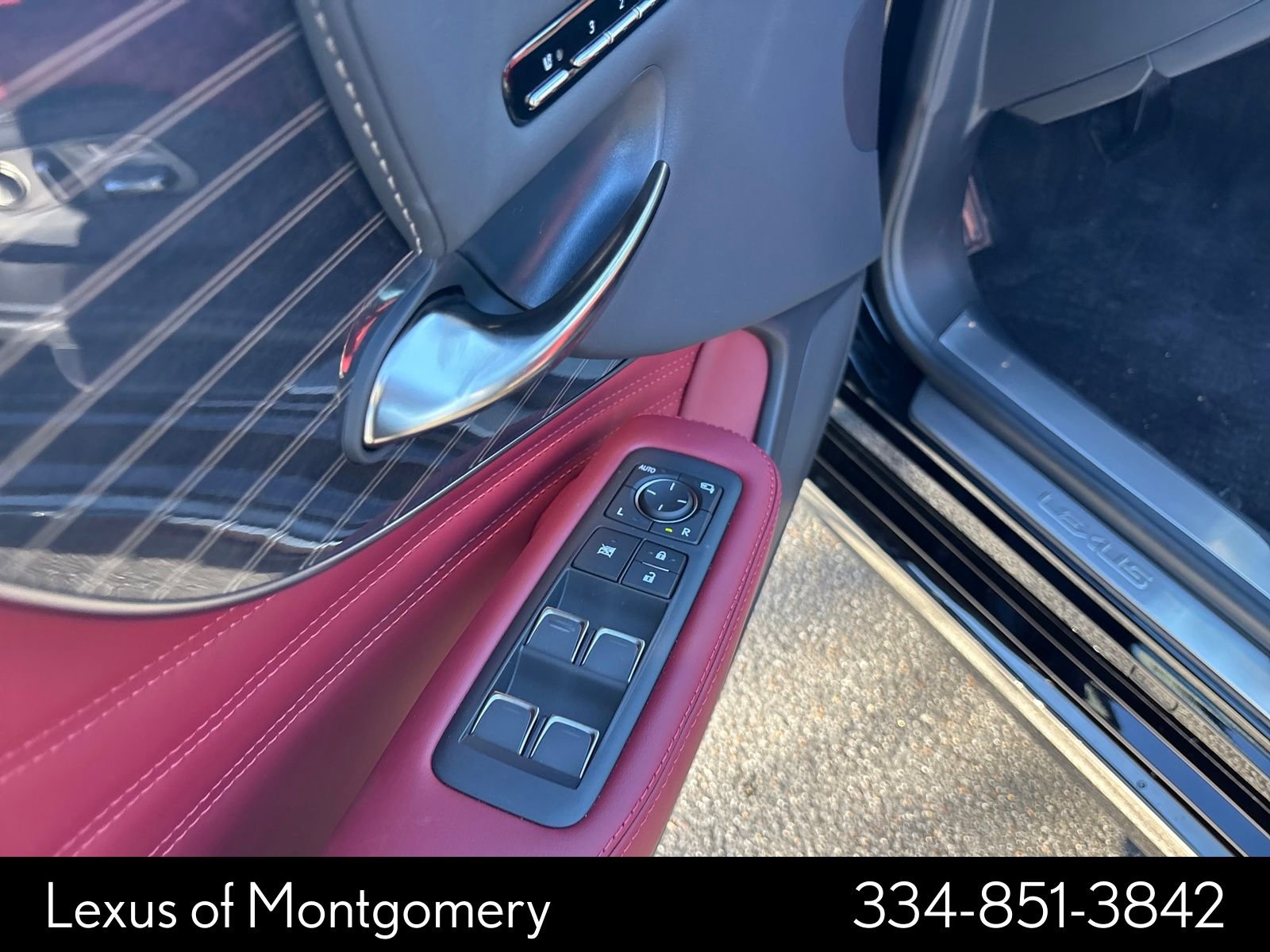 New 2026 Lexus LS 500 AWD image 12