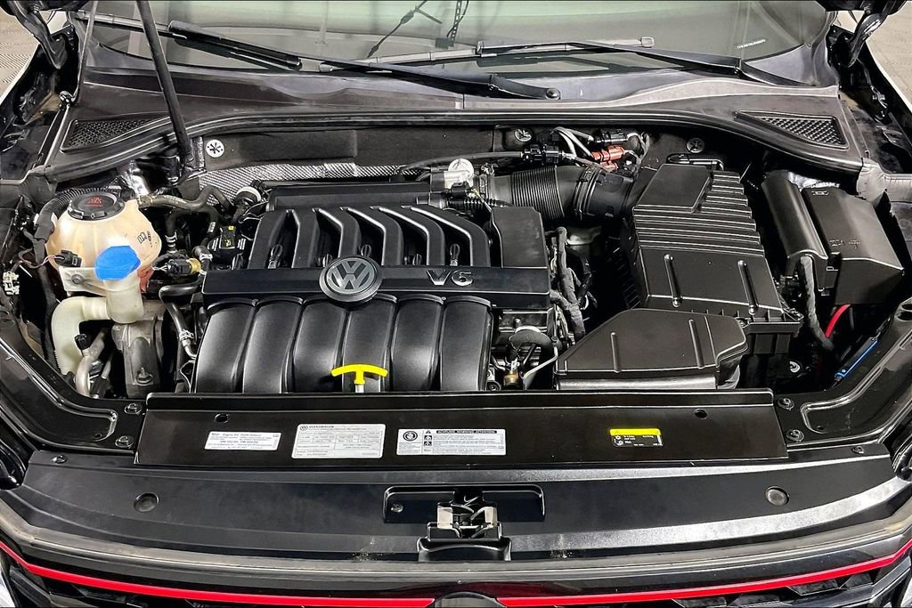 Used 2018 Volkswagen Passat 3.6 image 13