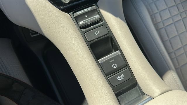 Used 2023 Honda HR-V LX image 18