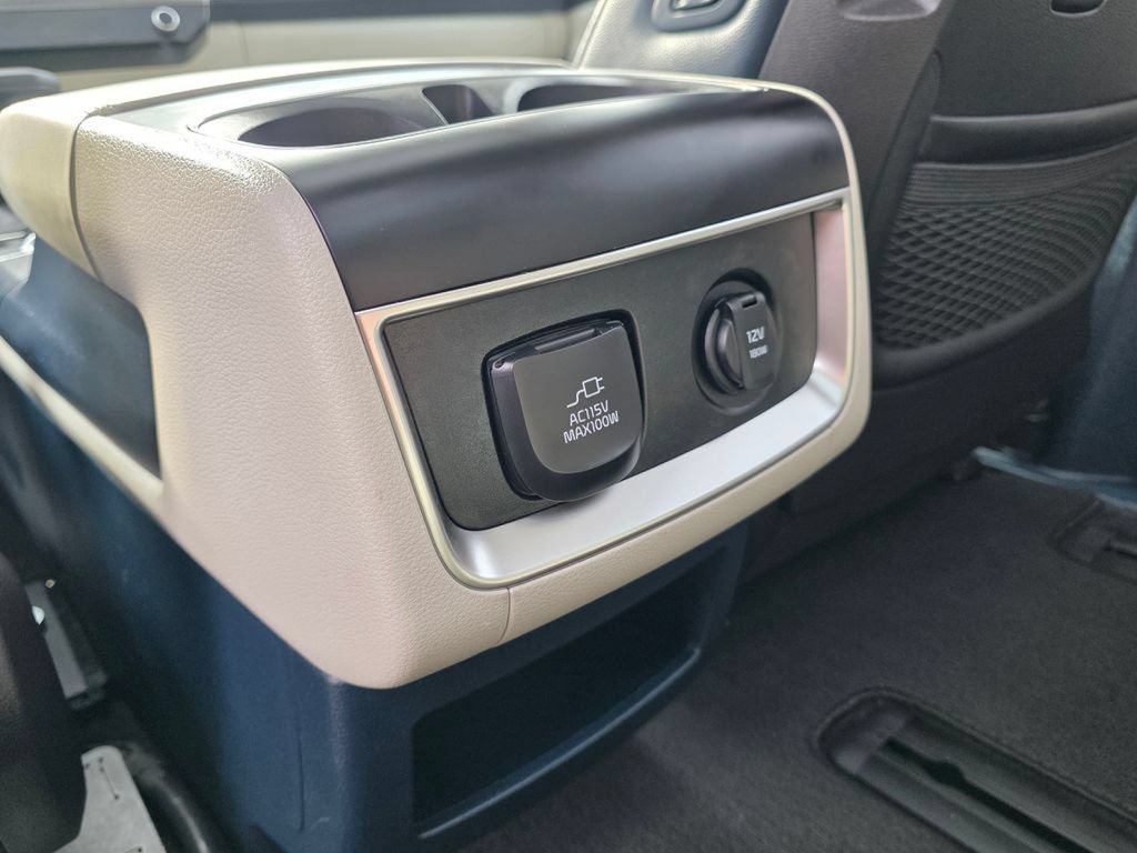 Used 2025 Kia Carnival SX Prestige FWD image 31
