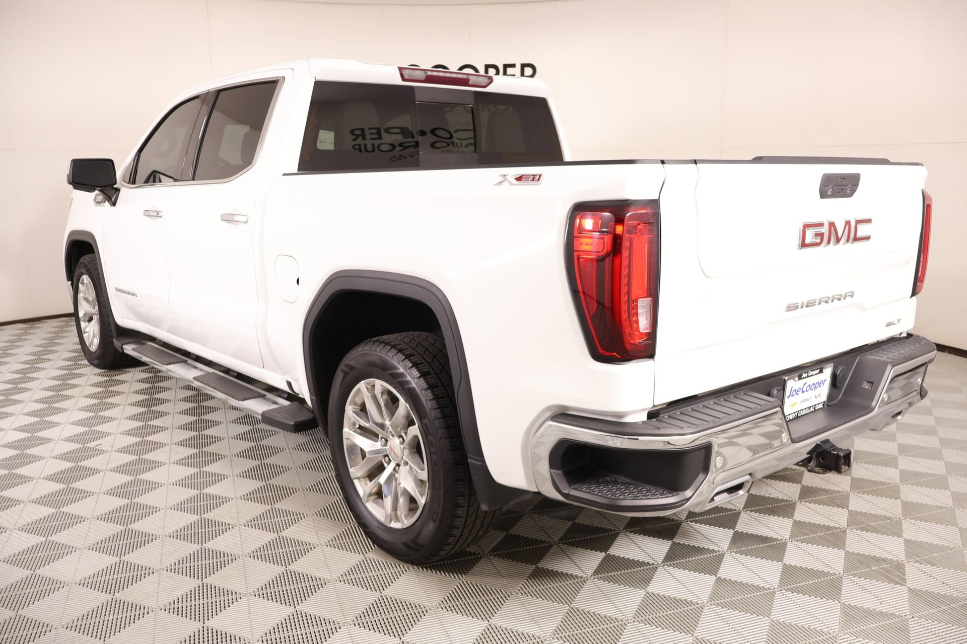 Used 2021 GMC Sierra 1500 SLT w/ SLT Premium Plus Package AWD/4WD image 23
