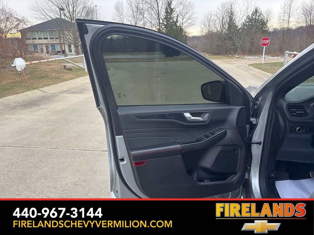 Used 2023 Ford Escape ST-Line w/ Tech Pack #1 AWD/4WD image 14