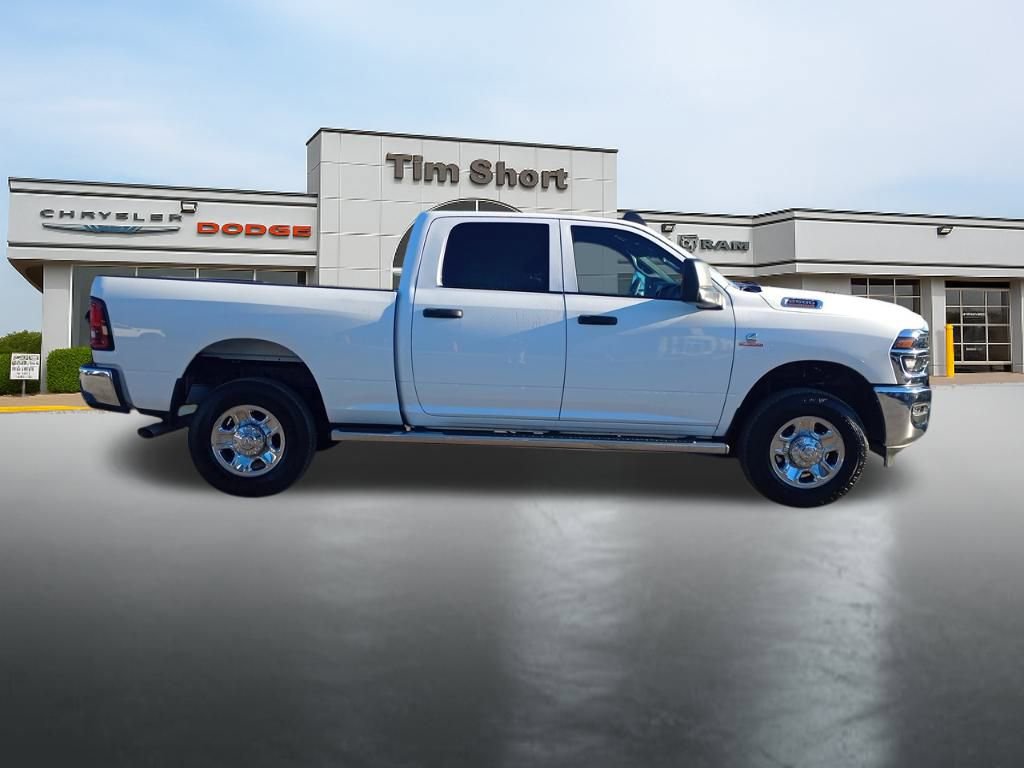 Used 2025 RAM 2500 Tradesman w/ Chrome Appearance Group AWD/4WD image 4