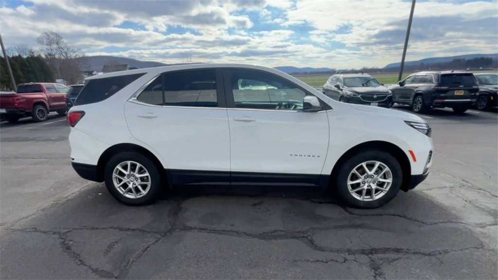 Certified 2024 Chevrolet Equinox LT image 9