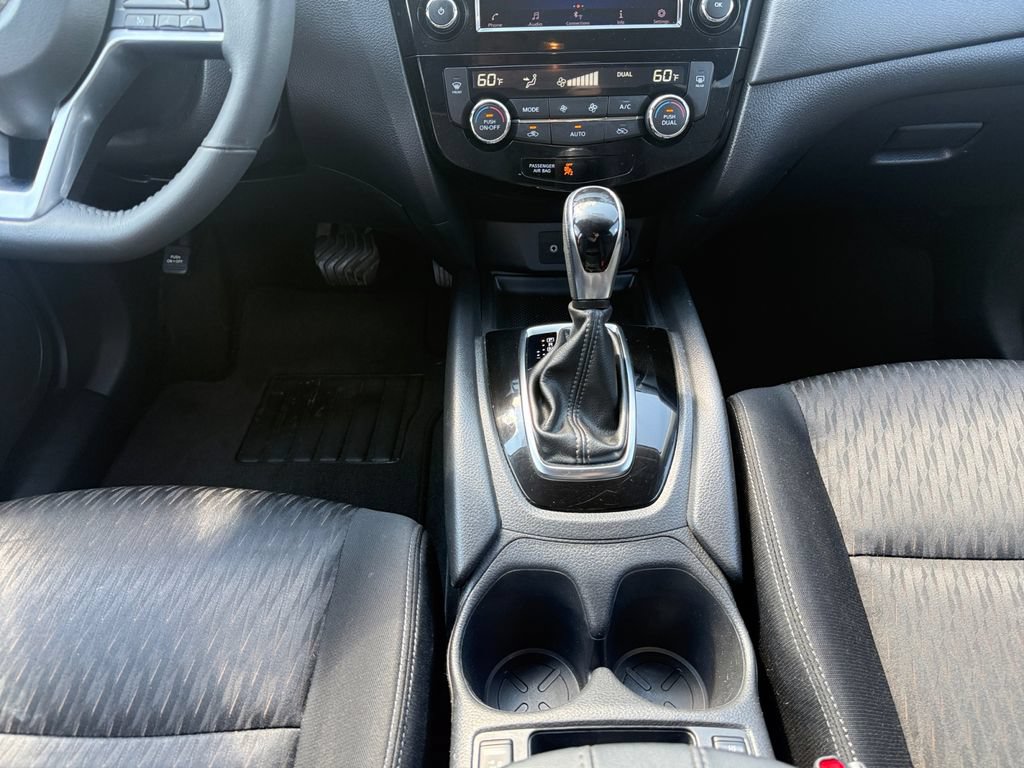 Used 2018 Nissan Rogue SV AWD/4WD image 29