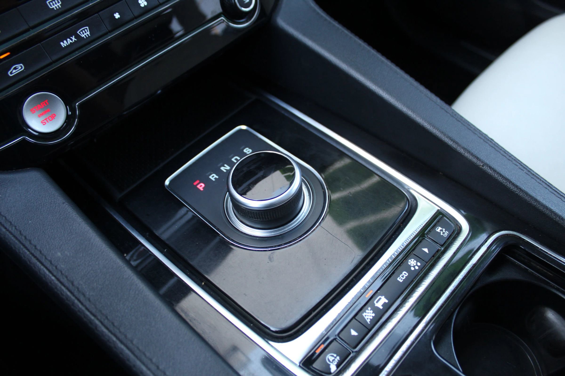 Used 2020 Jaguar F-PACE Prestige AWD/4WD image 32