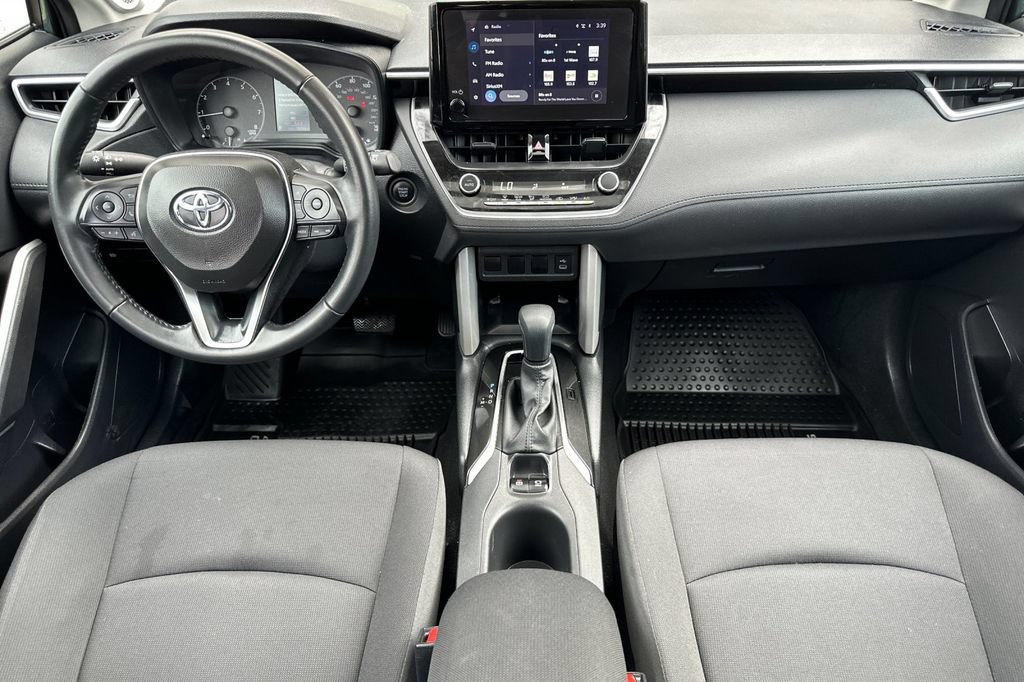 Used 2024 Toyota Corolla Cross LE w/ Moonroof Package AWD/4WD image 13
