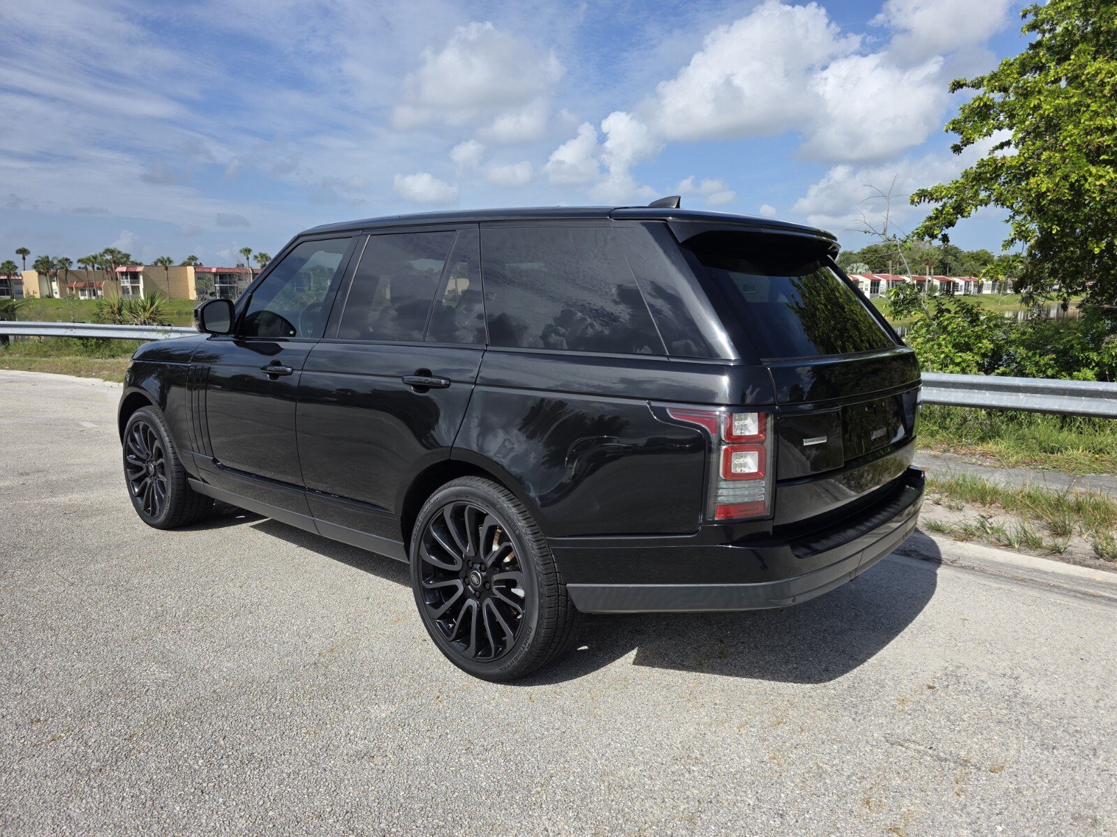 Used 2017 Land Rover Range Rover Supercharged AWD/4WD video 2