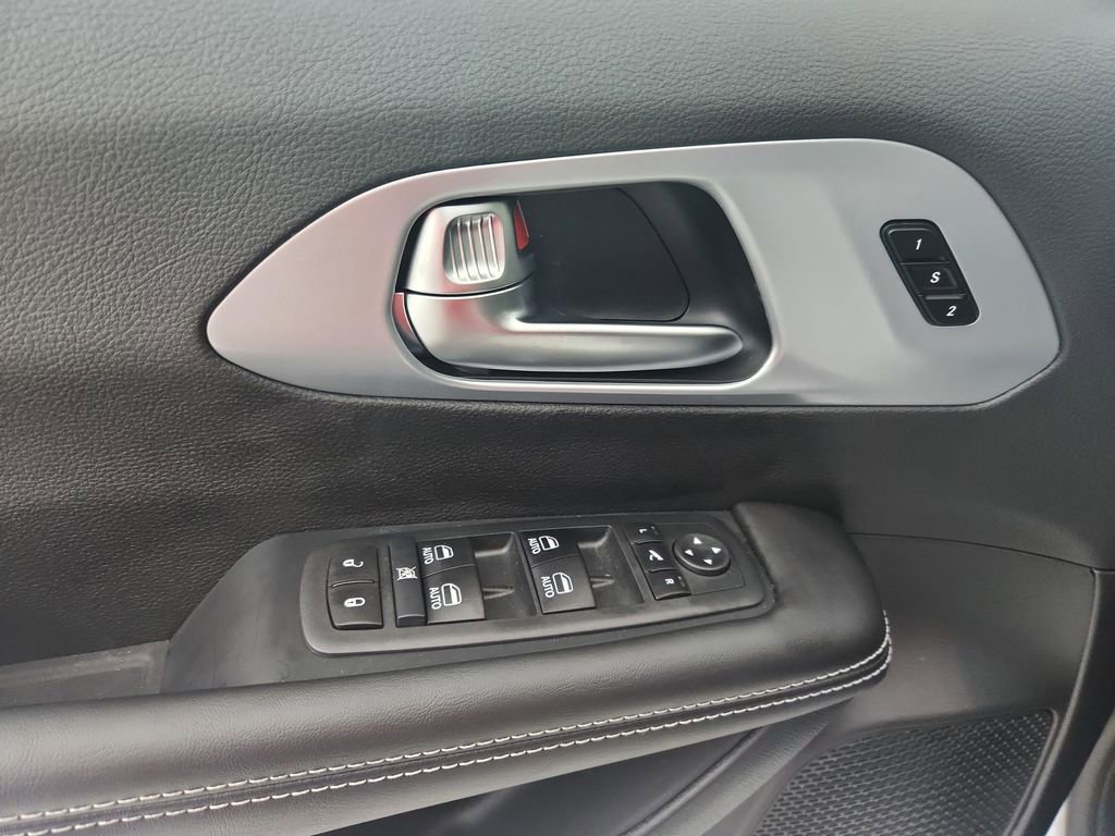 New 2026 Chrysler Pacifica Limited AWD/4WD image 13