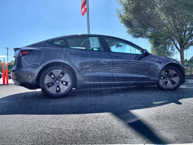Used 2023 Tesla Model 3 Standard Range RWD image 9