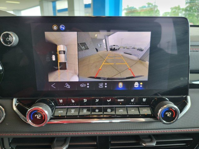 Used 2026 Chevrolet Colorado Z71 w/ Technology Package AWD/4WD image 9