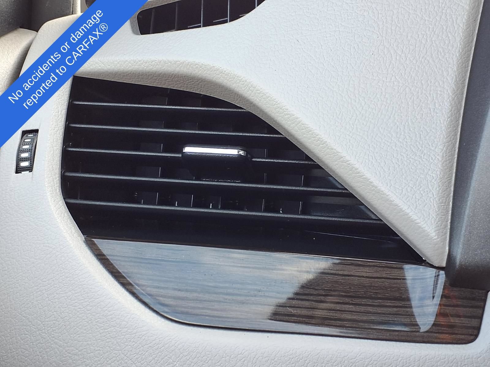Used 2015 Toyota Sienna XLE FWD image 29