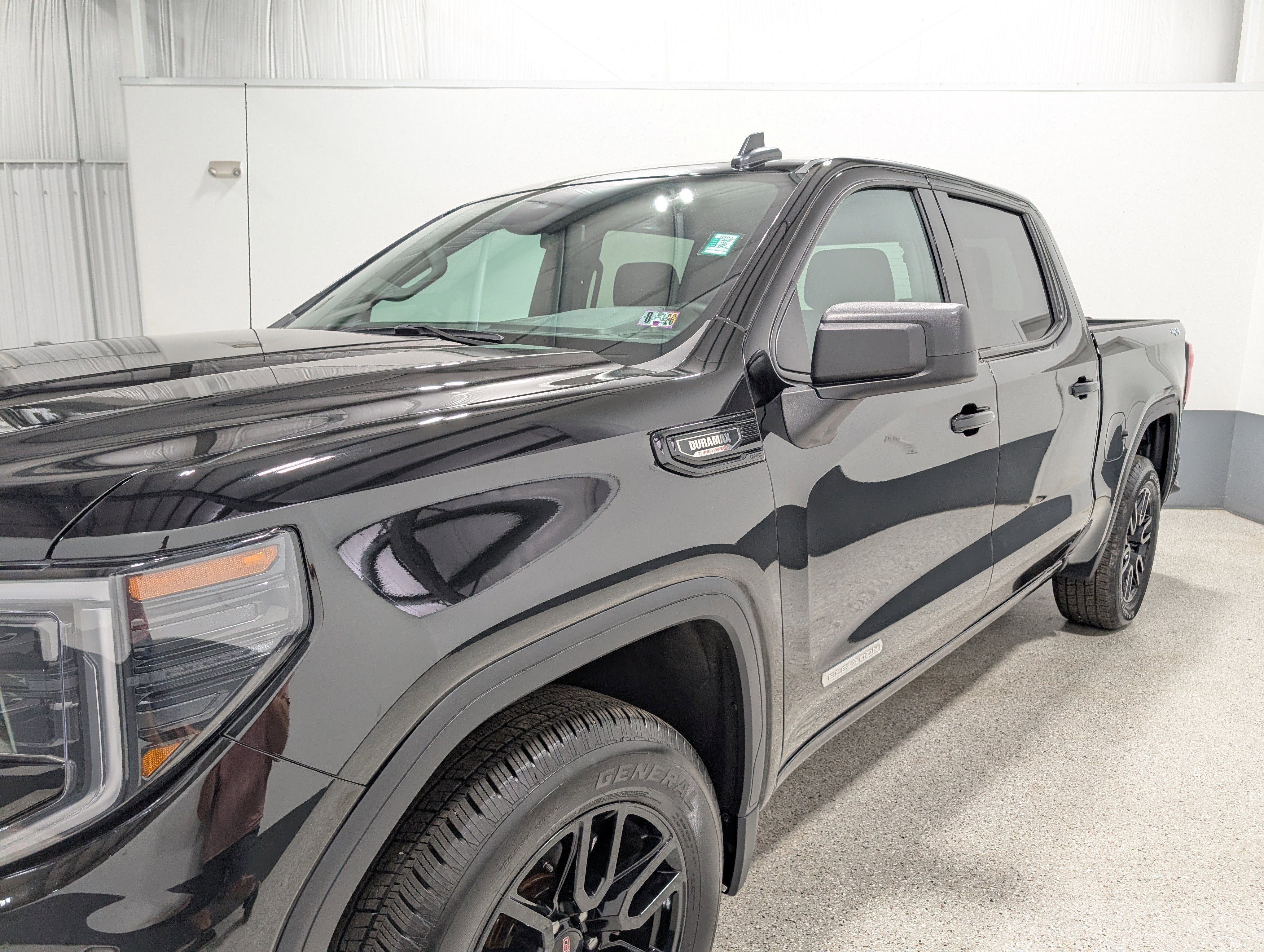 Used 2025 GMC Sierra 1500 Elevation image 7