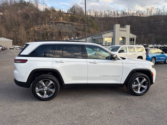 New 2026 Jeep Grand Cherokee Limited w/ Luxury Tech Group II AWD/4WD image 2