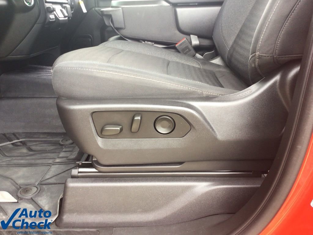 Used 2024 Chevrolet Silverado 2500 Custom w/ Custom Value Package image 10