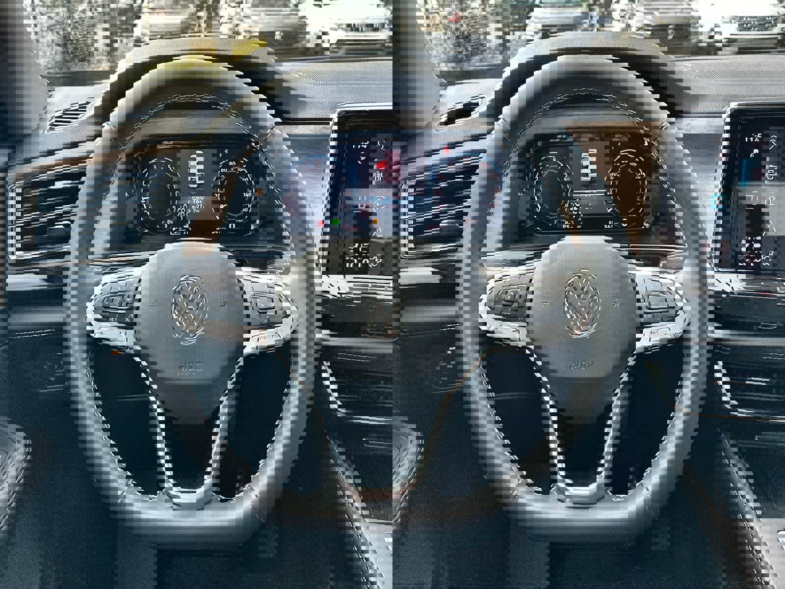 Used 2025 Volkswagen Atlas SE image 15