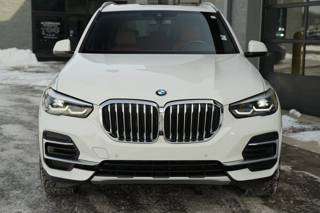 Used 2022 BMW X5 xDrive40i w/ Luxury Seating Package image 3