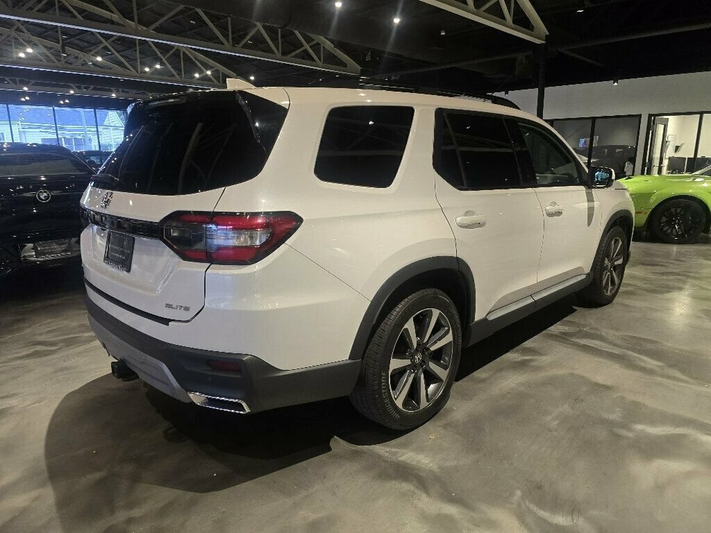 Used 2023 Honda Pilot Elite image 5