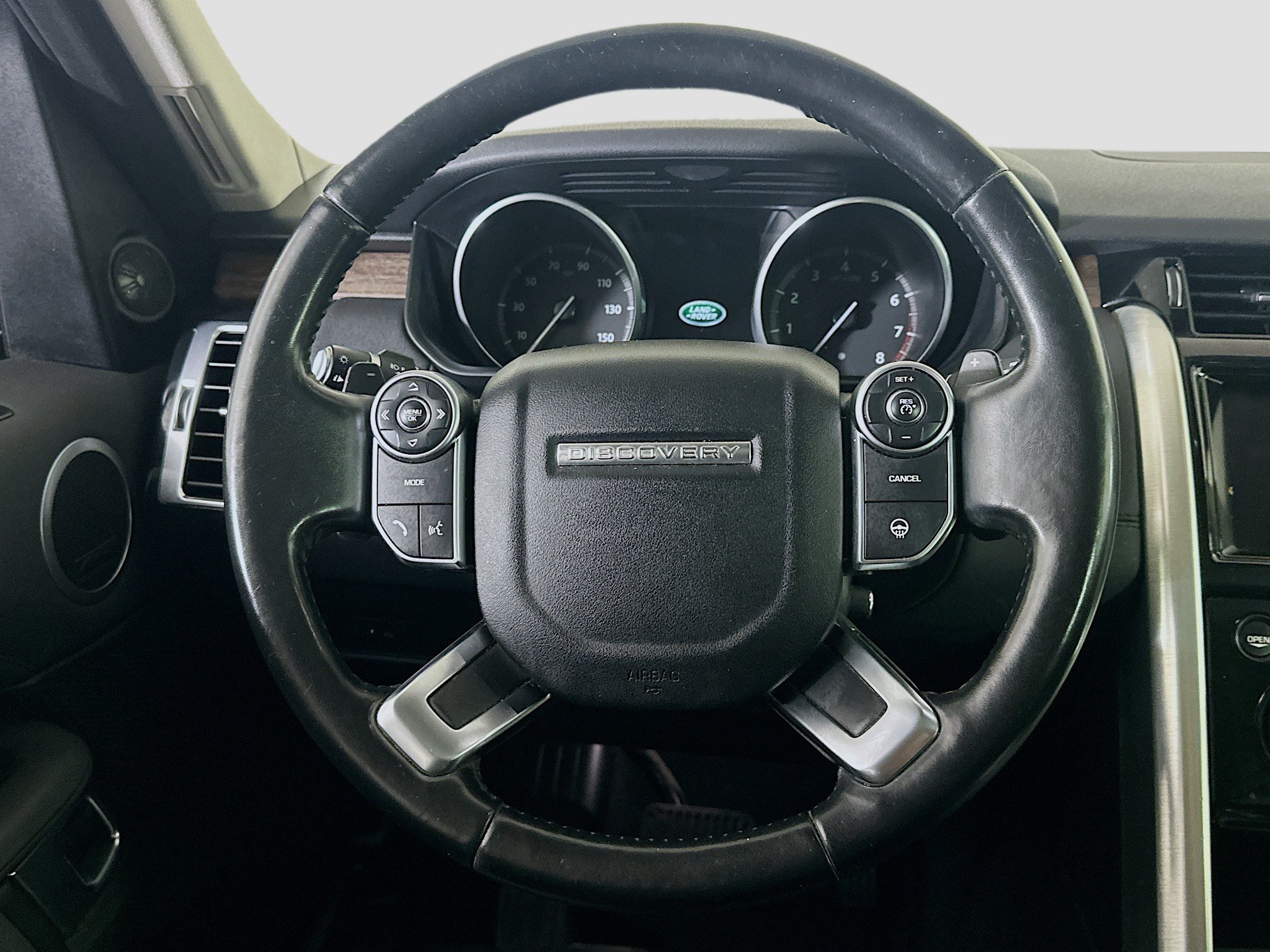 Used 2017 Land Rover Discovery HSE AWD/4WD image 18