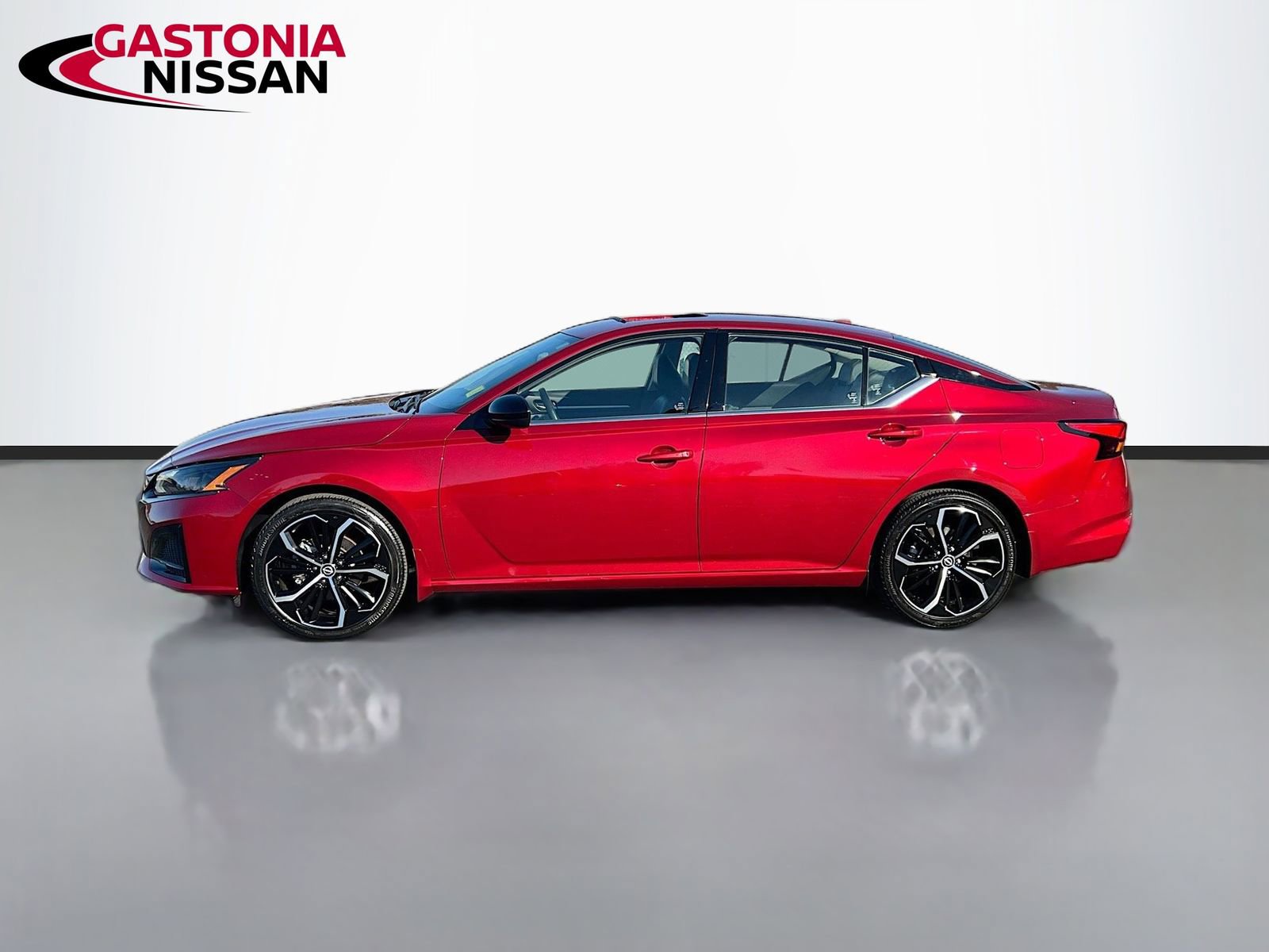 Used 2024 Nissan Altima 2.5 SR w/ SR Premium Package image 5