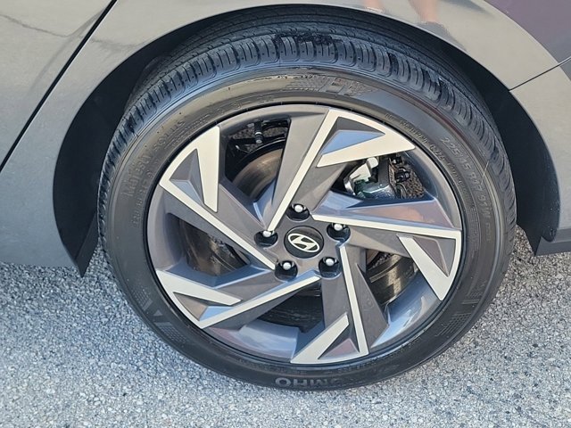 Certified 2025 Hyundai Elantra SEL image 7