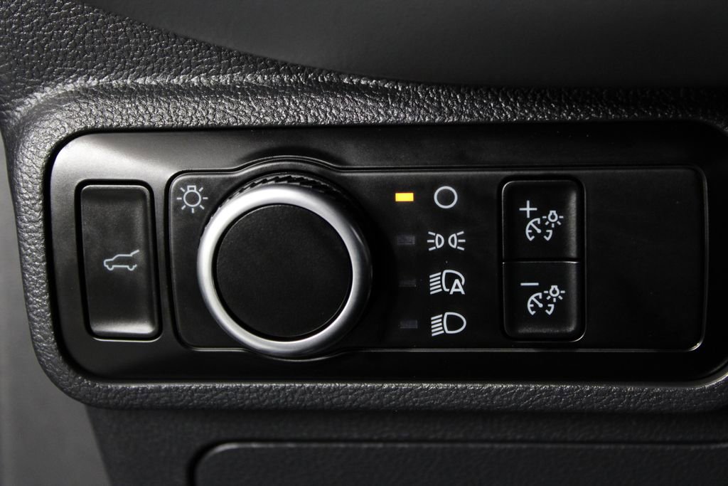 Used 2025 Ford Explorer Active image 21