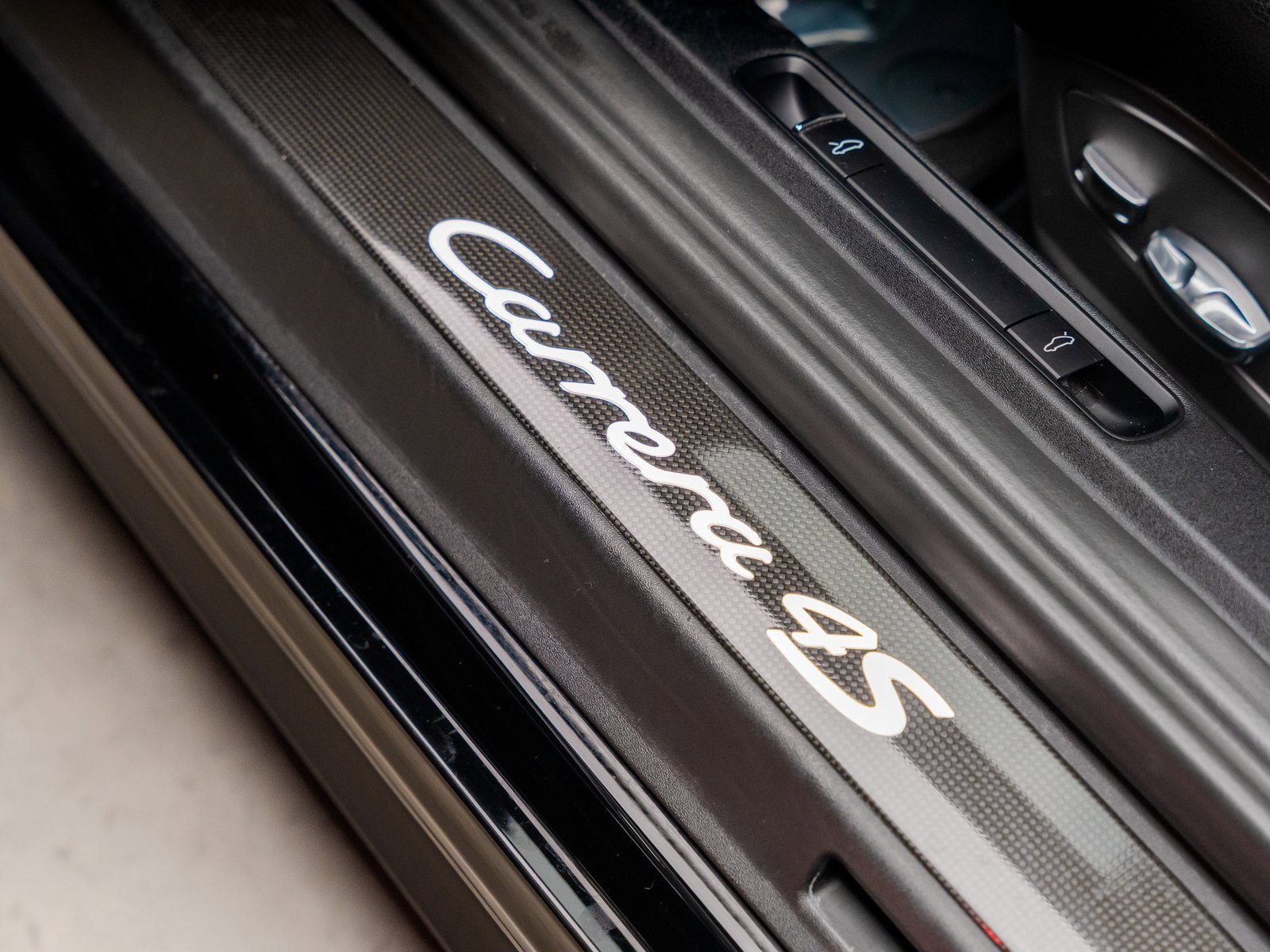 Used 2018 Porsche 911 Carrera 4S image 47