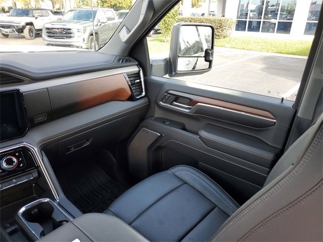 Used 2024 GMC Sierra 3500 Denali image 11