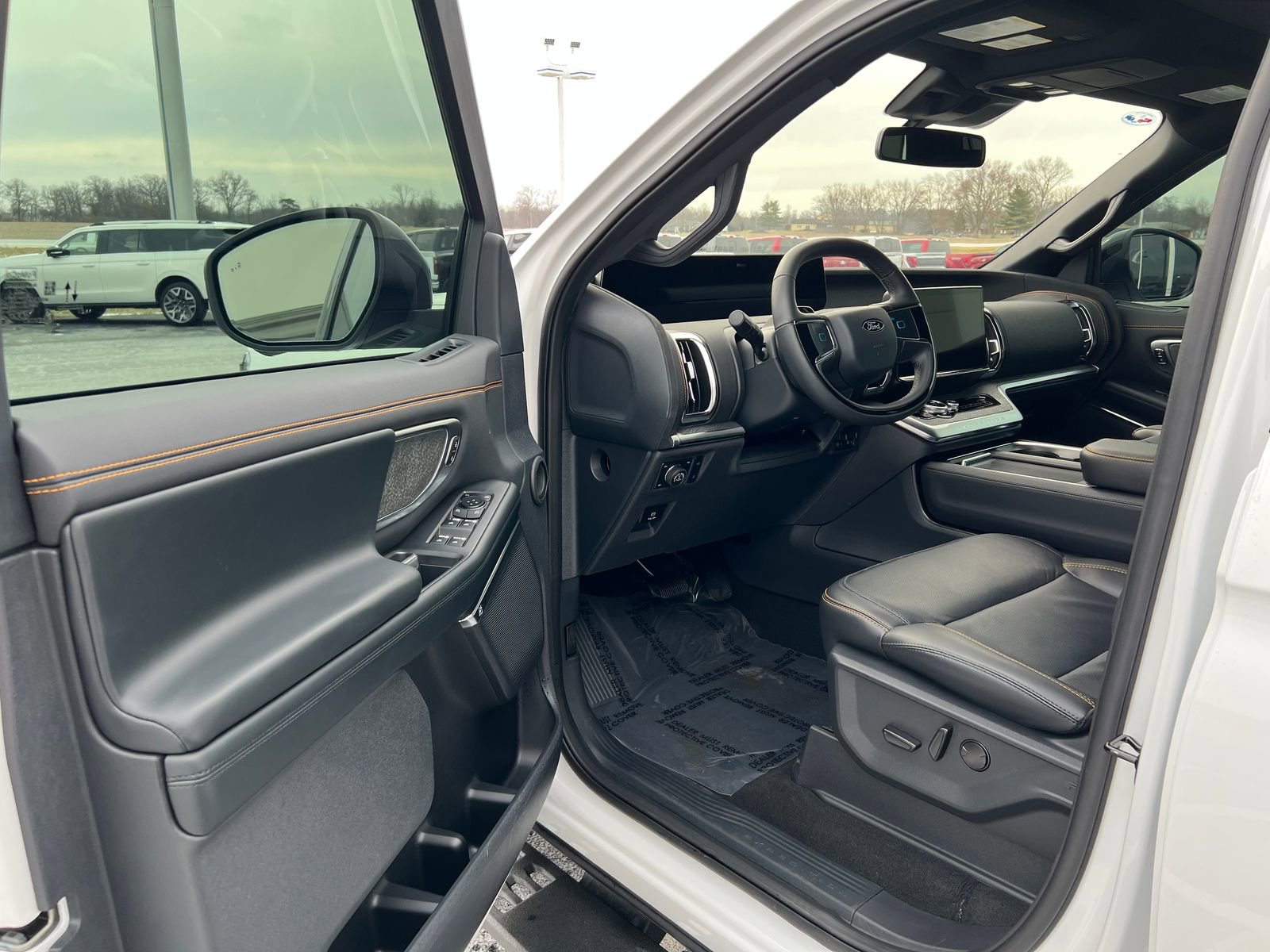 Used 2025 Ford Expedition Tremor image 6