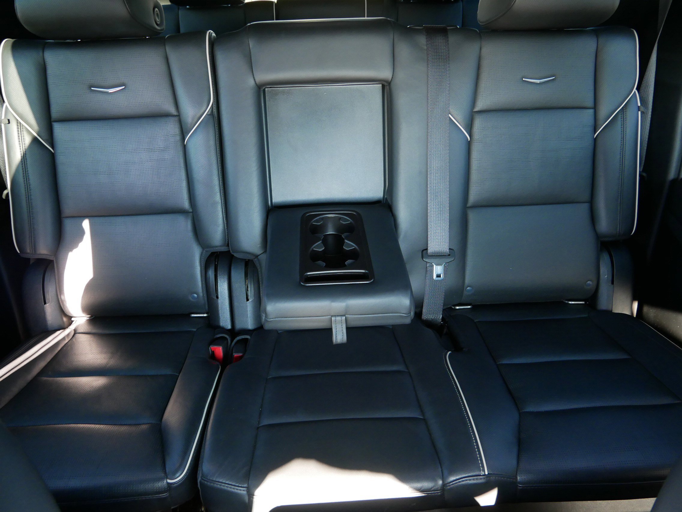 Used 2022 Cadillac Escalade ESV Sport w/ Touring Package AWD/4WD image 11