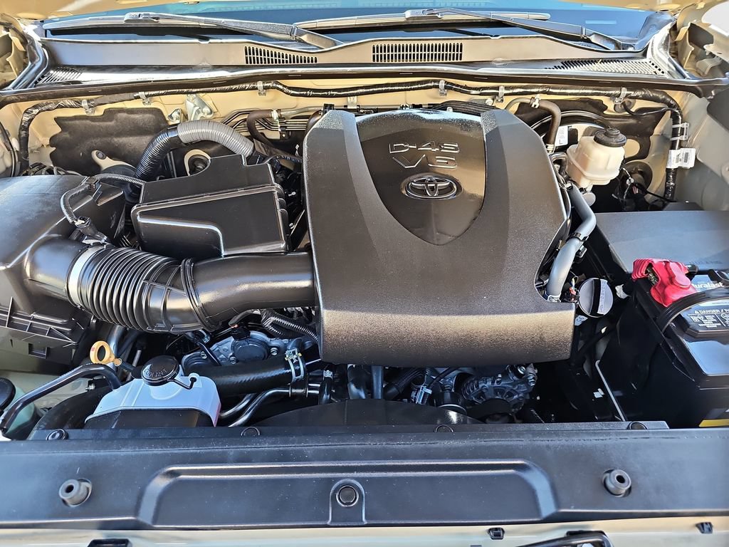 Used 2017 Toyota Tacoma SR5 w/ Tow Package RWD image 24