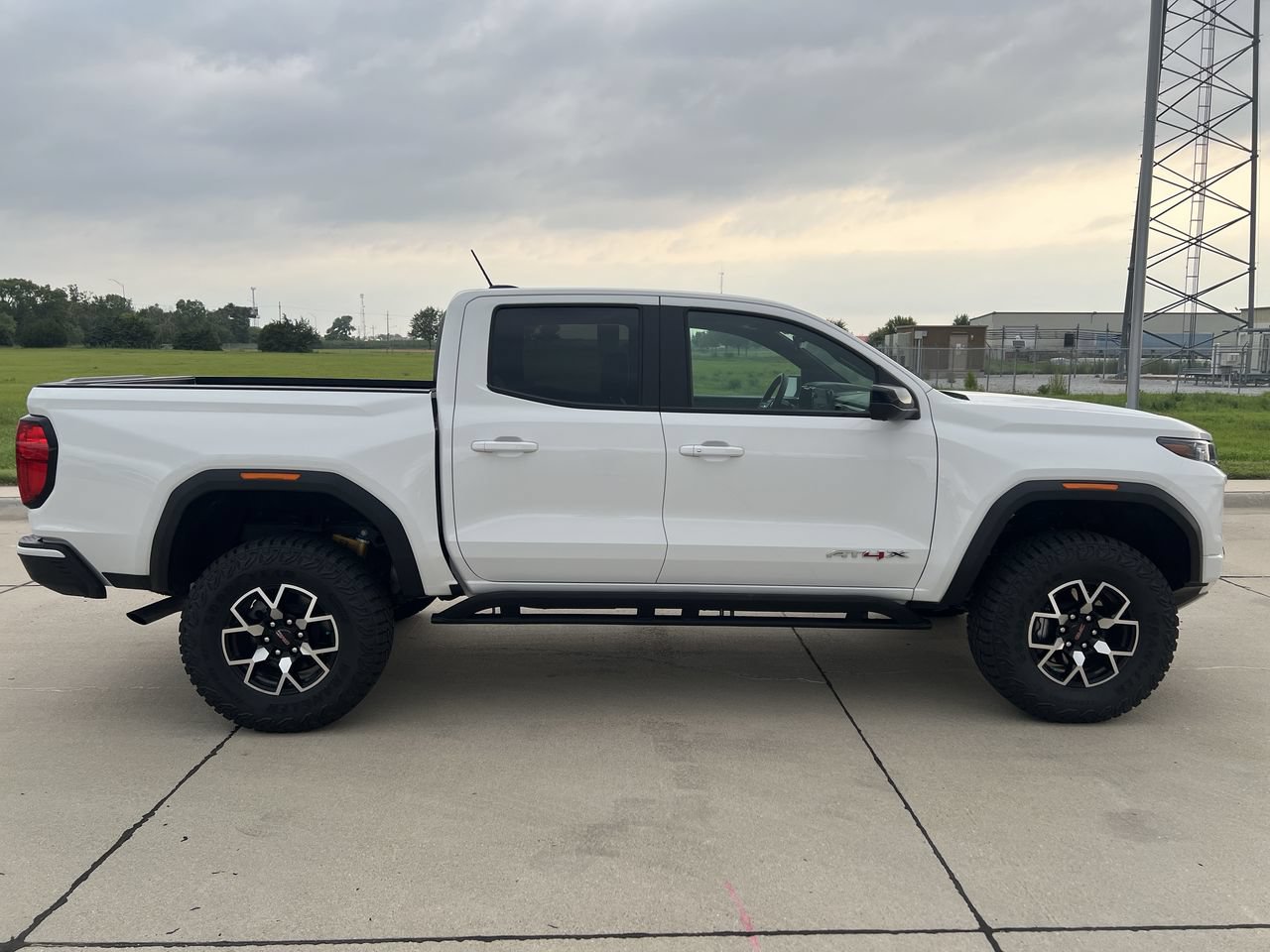 Used 2024 GMC Canyon AT4X AWD/4WD image 39