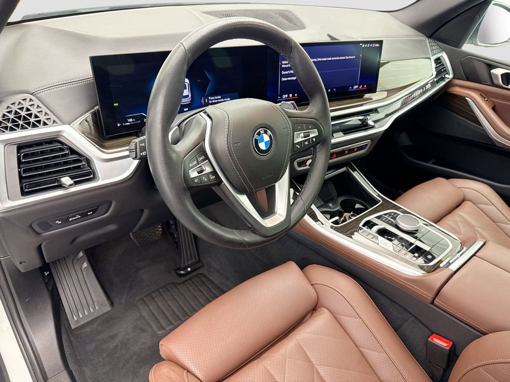 Used 2024 BMW X5 xDrive40i w/ Parking Assistance Package image 9