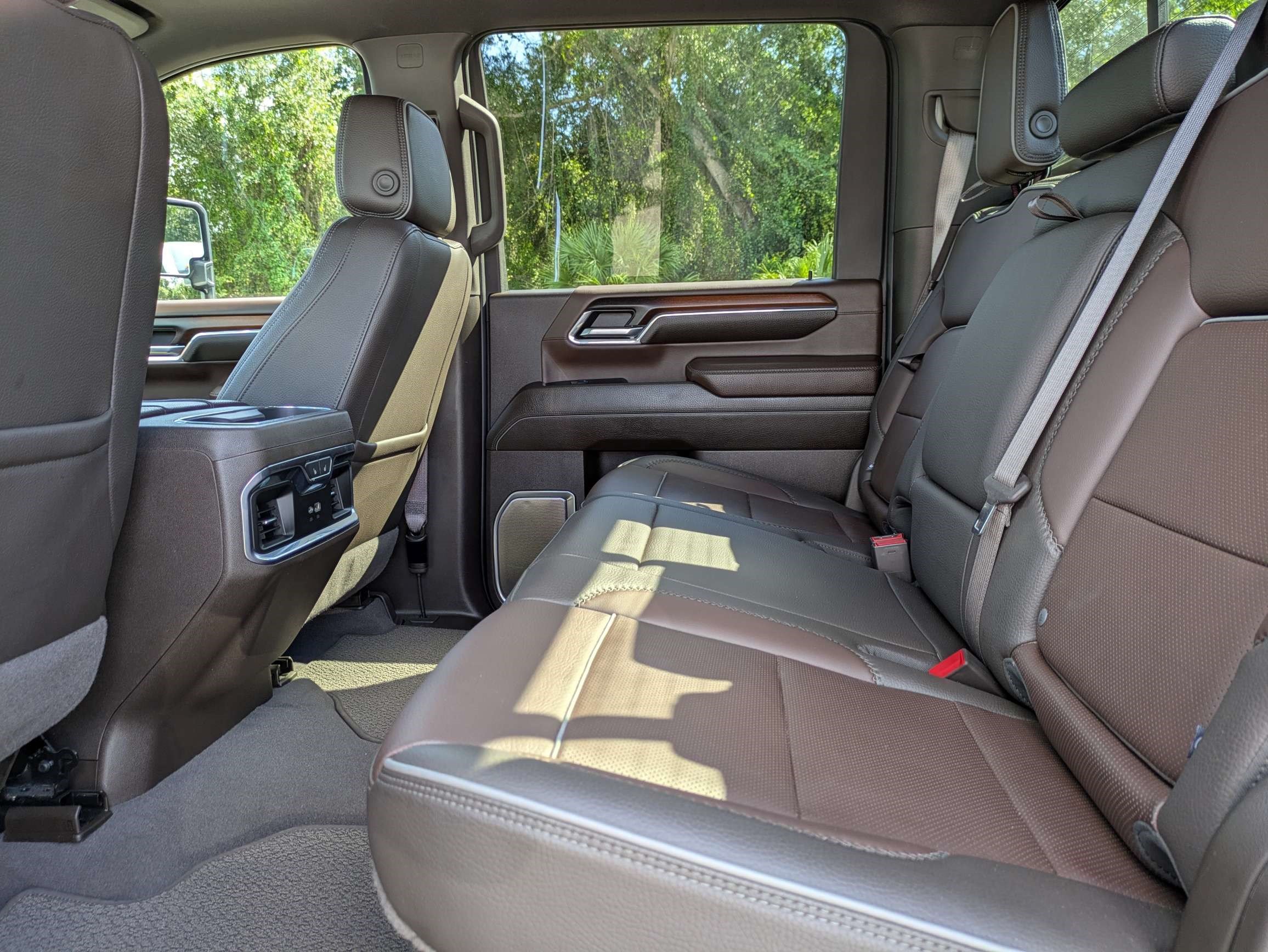 Used 2024 GMC Sierra 3500 Denali w/ Denali Reserve Package AWD/4WD image 14