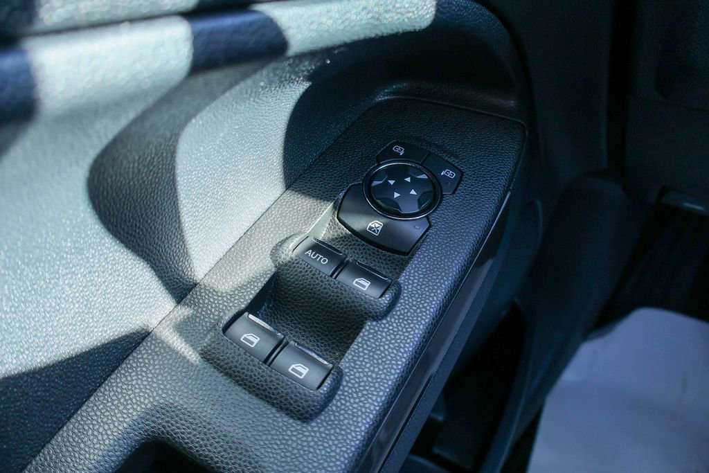 Used 2019 Ford EcoSport SE w/ SE Convenience Package image 16