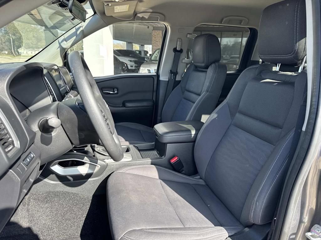 Used 2023 Nissan Frontier SV image 14