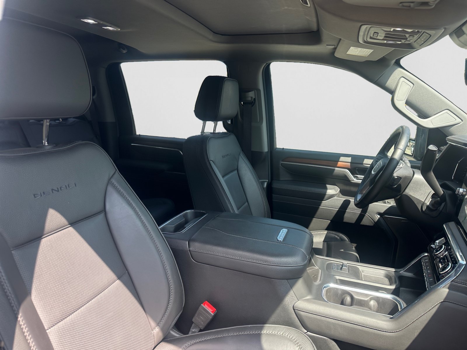 Used 2025 GMC Sierra 2500 Denali w/ Denali Reserve Package AWD/4WD image 16