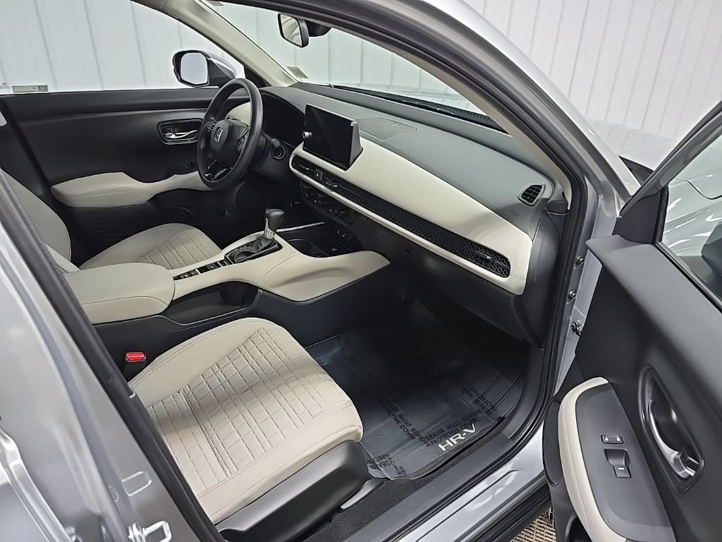 Used 2026 Honda HR-V LX image 15