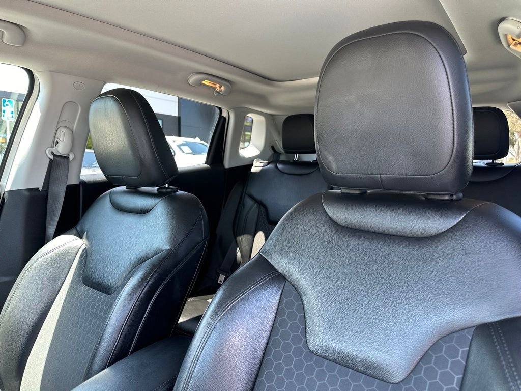 Used 2018 Jeep Compass Latitude w/ Popular Equipment Group AWD/4WD image 18