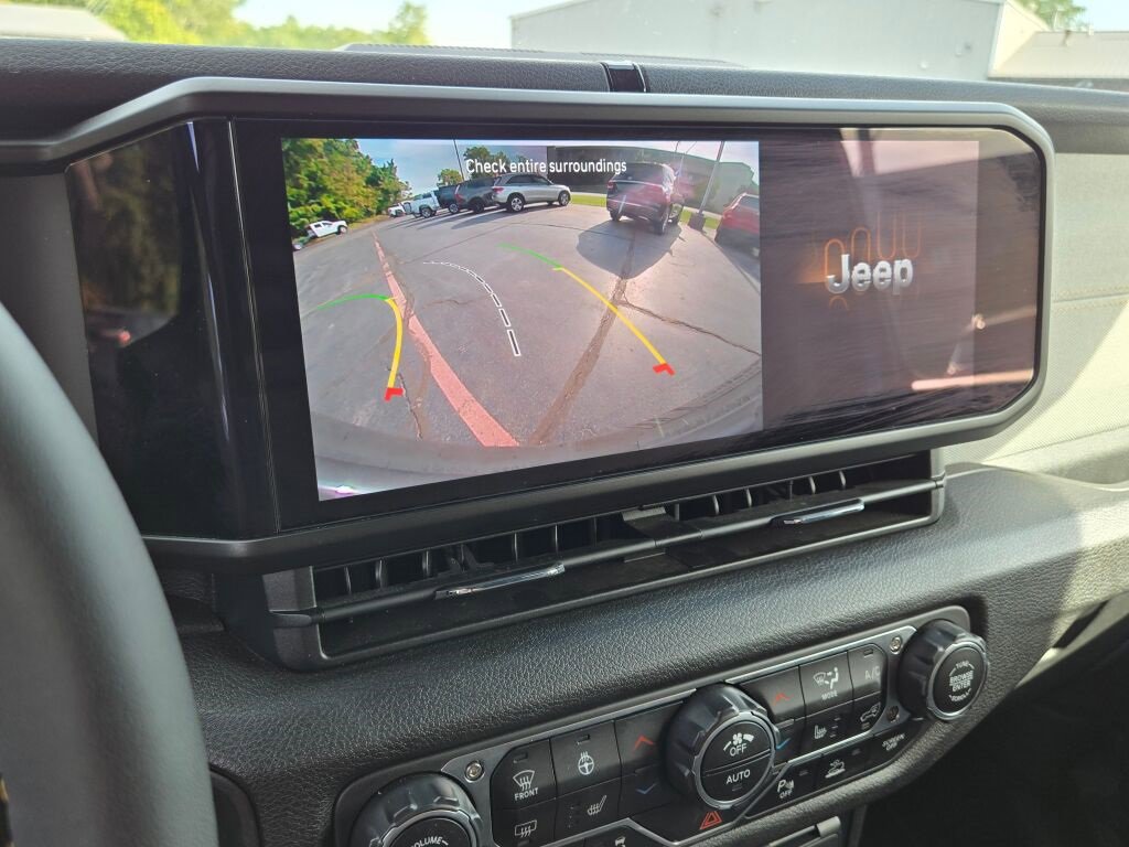 Used 2024 Jeep Wrangler Sport S image 21