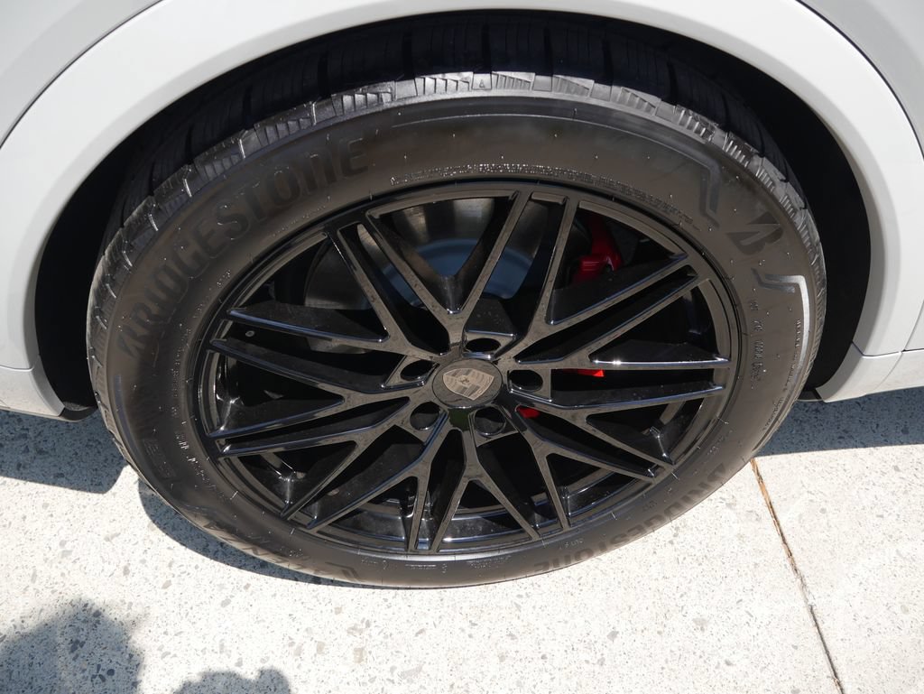 New 2026 Porsche Cayenne Turbo AWD/4WD image 15