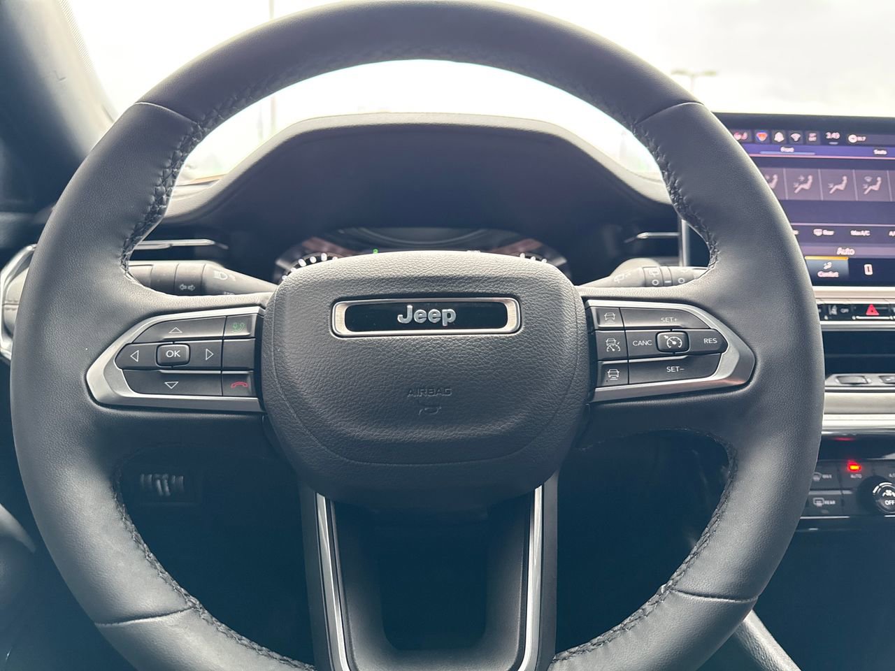 Used 2024 Jeep Compass Limited image 17