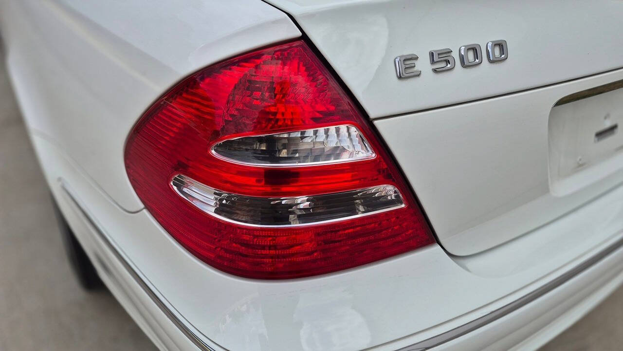 Used 2005 Mercedes-Benz E 500 Sedan image 19