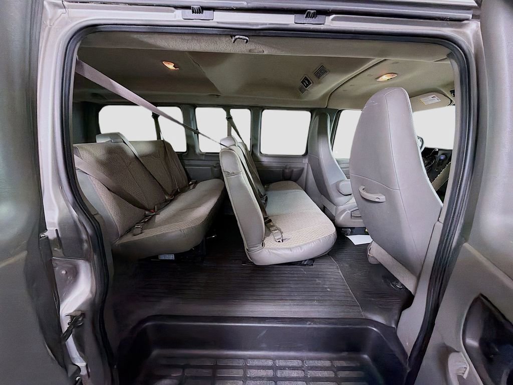 Used 2011 Chevrolet Express 1500 LT w/ LT Preferred Equipment Group AWD/4WD image 25