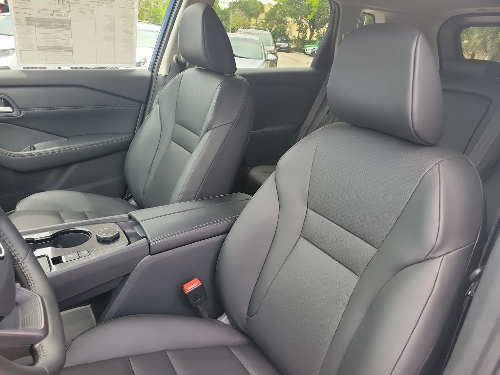 New 2026 Nissan Rogue Dark Armor AWD/4WD image 24