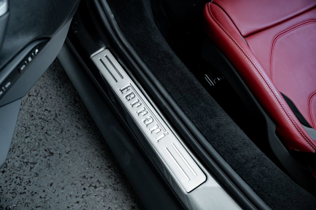 Used 2023 Ferrari 296 GTS RWD image 30