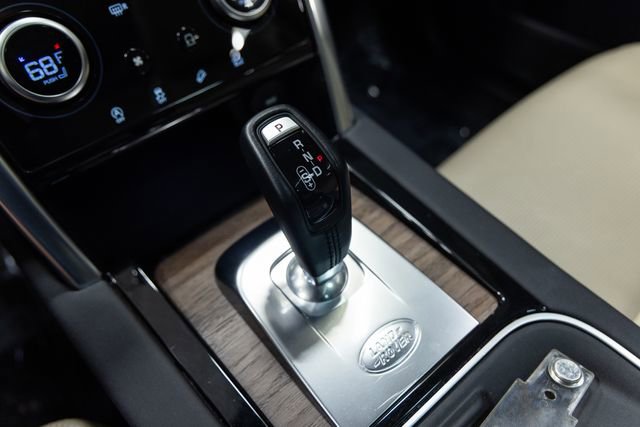 Used 2020 Land Rover Discovery Sport SE image 20