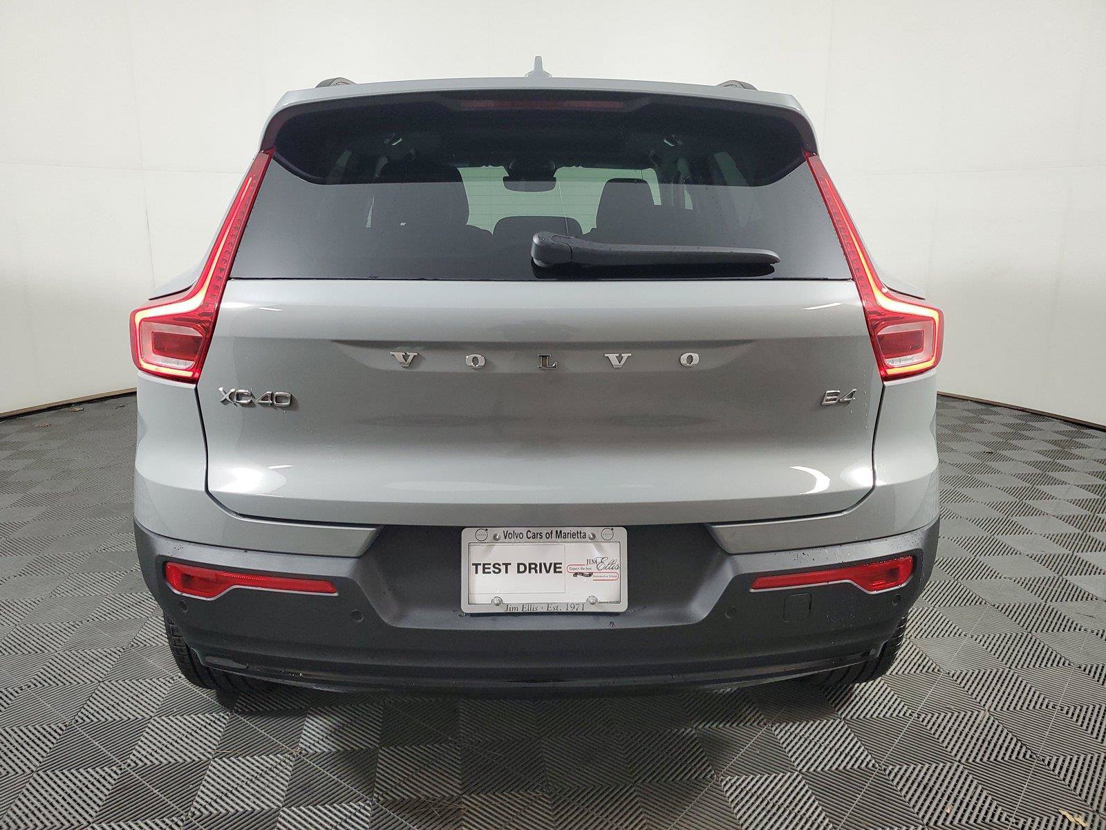 New 2026 Volvo XC40 B4 Plus w/ Protection Package Premier FWD image 5